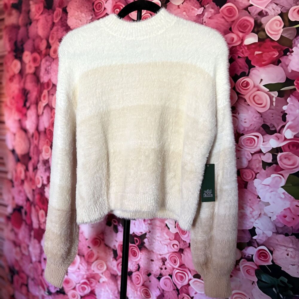 Wild Fable Women’s Small Fuzzy Colorblock Sweater Cream White Long Sleeve Soft